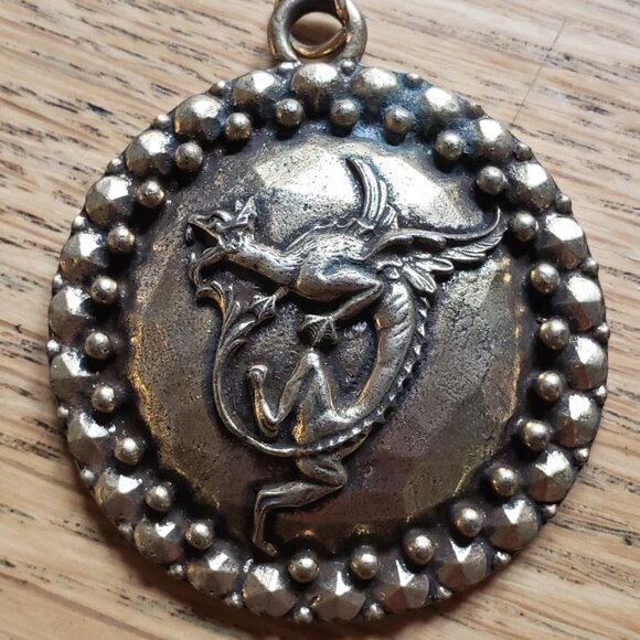 Fun Vintage  Dragon Pendant - Picture 1 of 2
